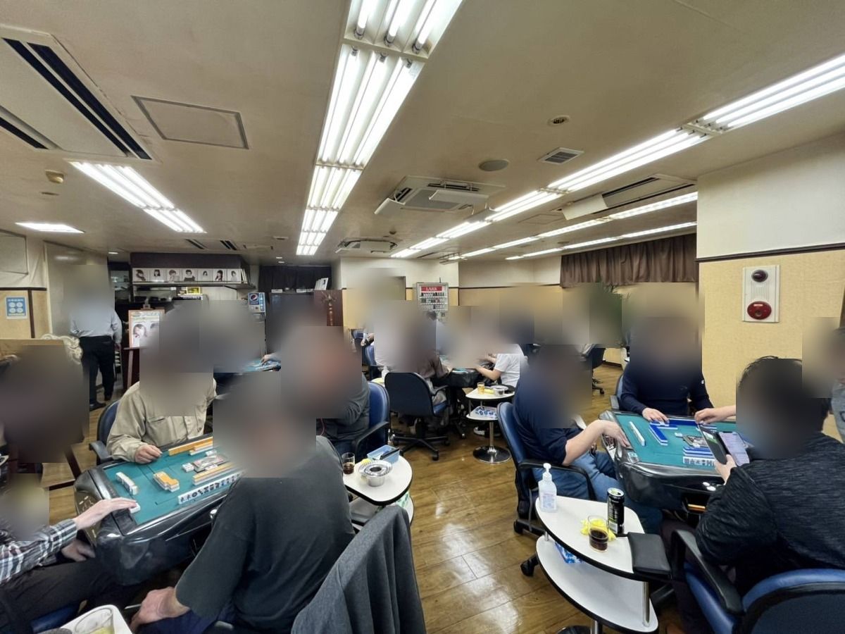 麻雀CABO千葉店 店内カウンター周辺